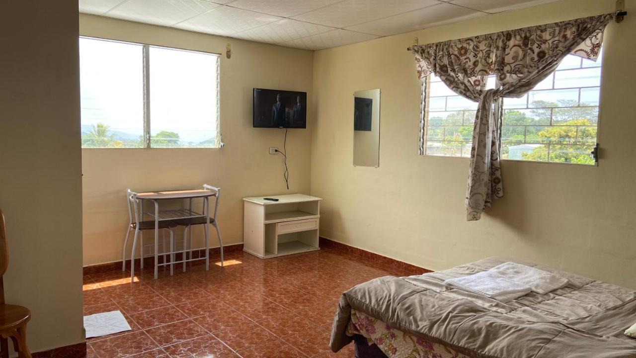 Hostal Carolinas Juayua Exterior photo